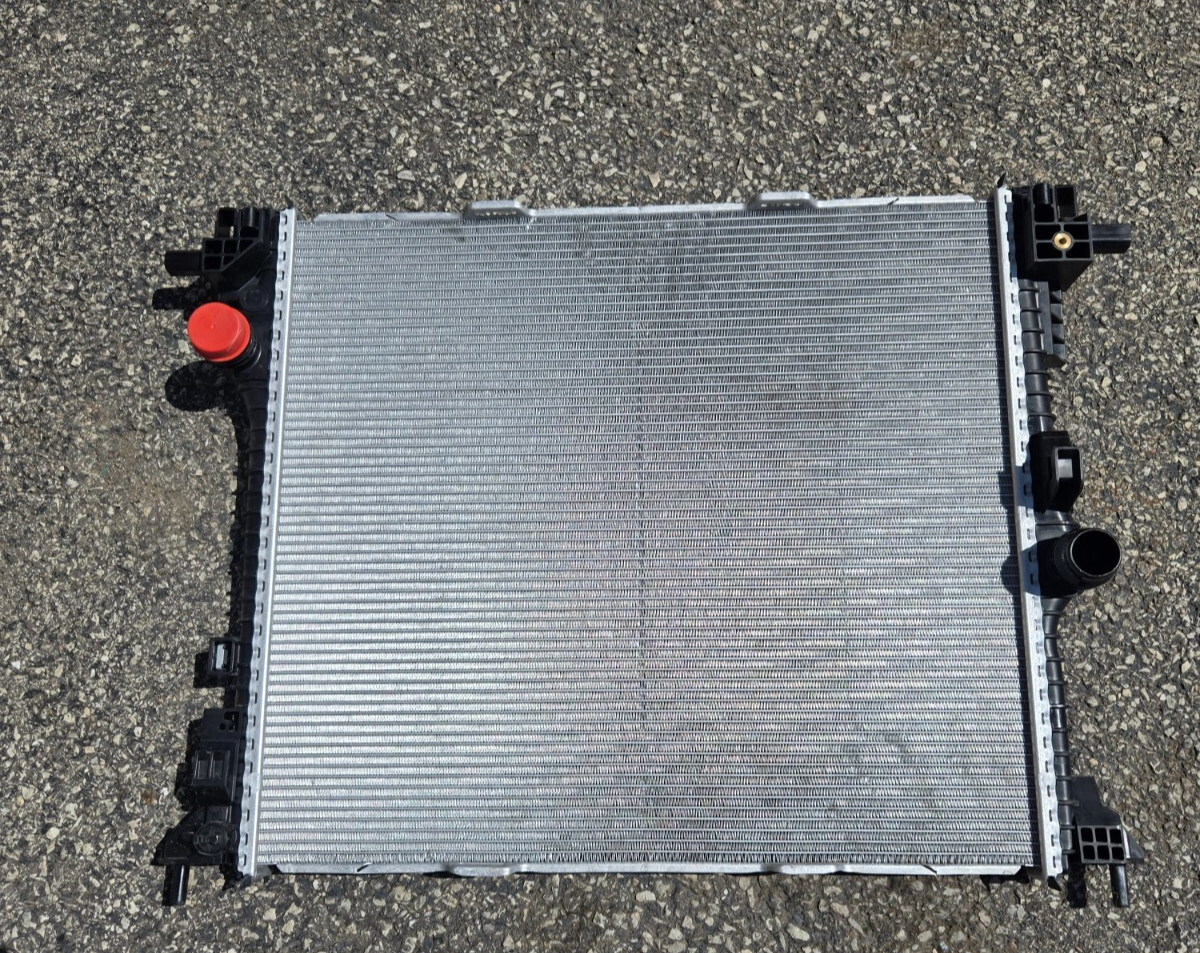 2017 - 2025 ALFA ROMEO GIULIA 2.0L ENGINE COOLANT COOLING RADIATOR OEM 50563151