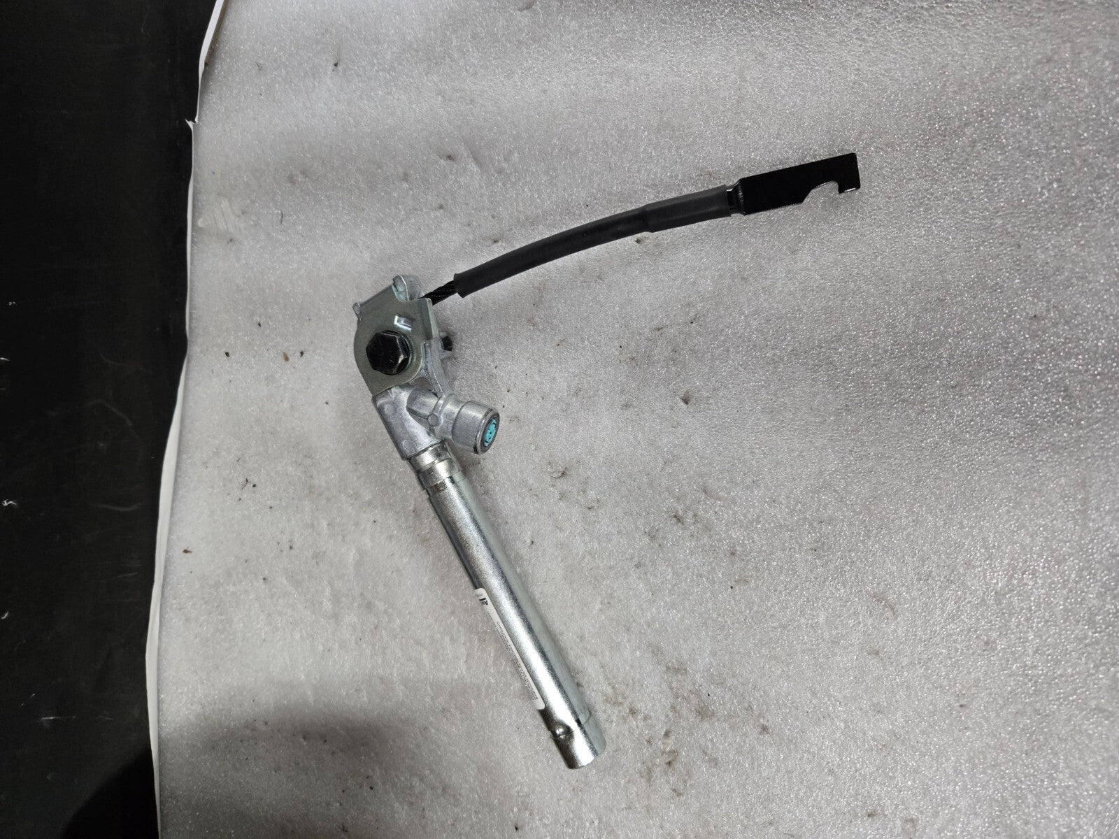 2014 - 2024 MASERATI GHIBLI FRONT LEFT SEAT BELT PRETENSIONER OEM 6700014260