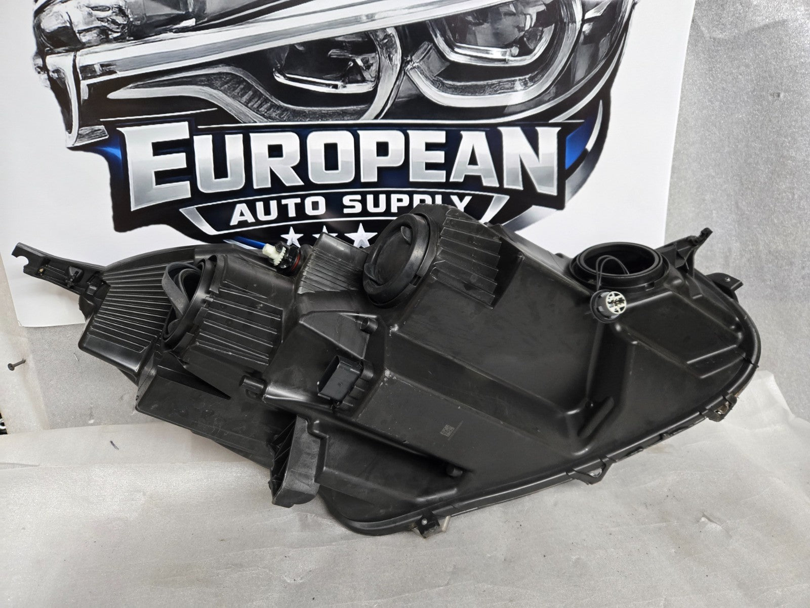 2020-2022 Ford Escape Left Driver Side Projector MID Halogen w/LED Headlight OEM