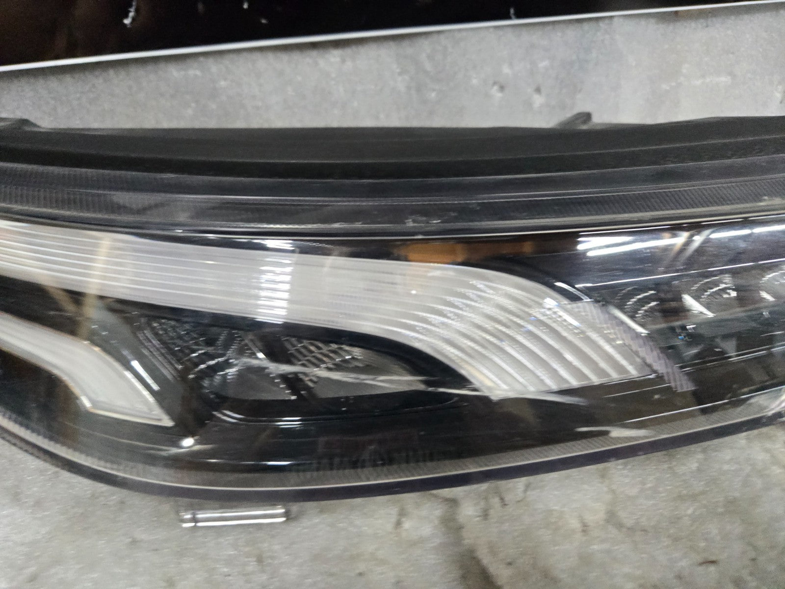 2020-2021-2022 Hyundai Palisade Running RH Light Passenger Side OEM 92208S8010