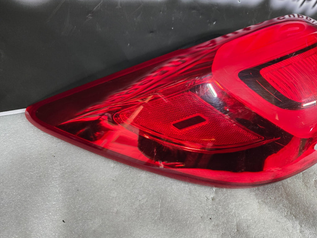 2014-2016 Kia Sportage Driver Tail Light Quarter Panel Mounted 924013W520 OEM