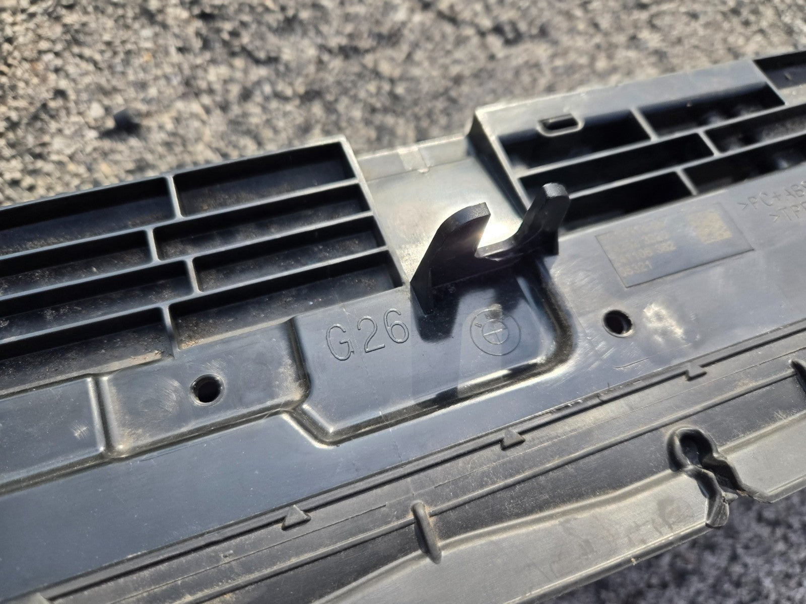 2022-25 BMW I4 G26 Front Lower Shutter Air Duct W/ Air Flap Control OEM 5A1E918