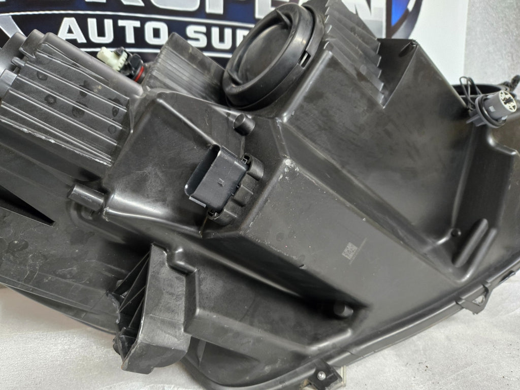 2020-2022 Ford Escape Left Driver Side Projector MID Halogen w/LED Headlight OEM