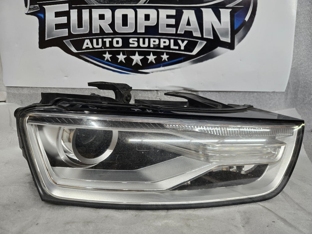 2016-2018 Audi Q3 OEM Right Passenger Headlight Complete HID Xenon 8U0941006E