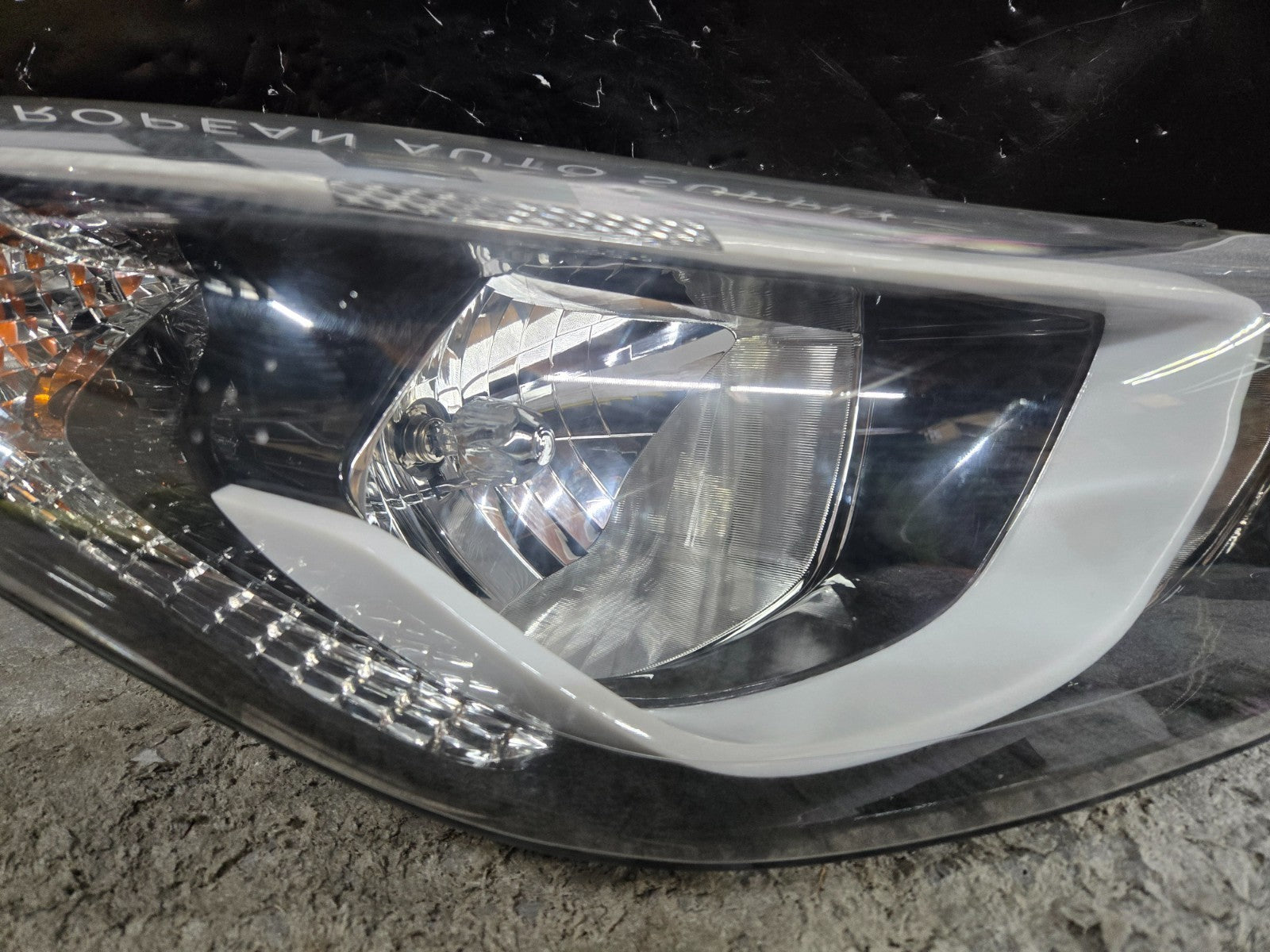 2011 2012 2013 Hyundai Elantra RH Right Passenger Halogen Headlight OEM 92102-3Y