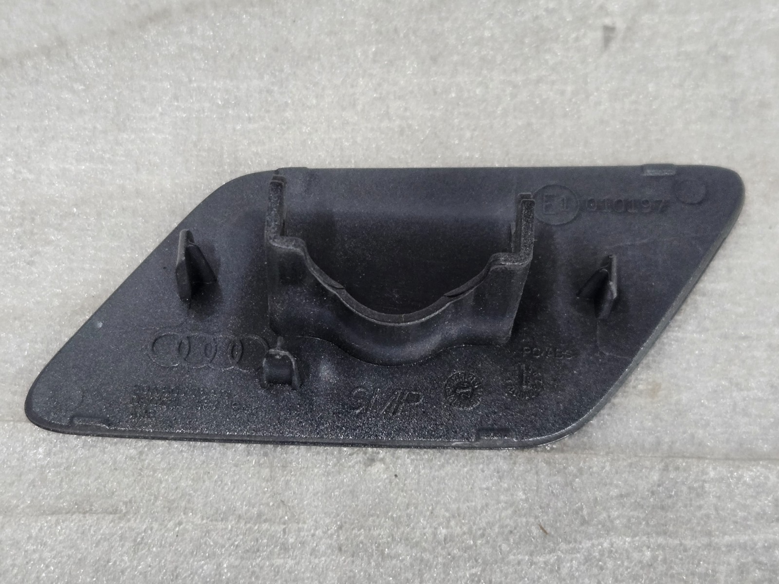 2021 2022 2023 Audi Q5 Front Right Headlight Washer Cover Cap 80A807754G OEM