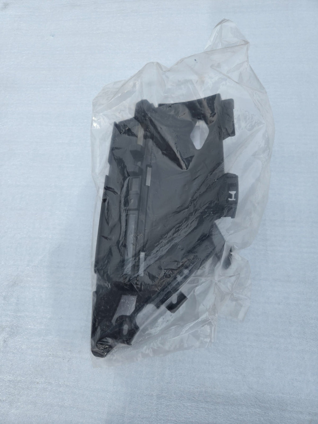 2022-2025 GENESIS GV70 FRONT GRILLE REINFORCEMENT LH DRIVER 86595-AR000 NEW OEM
