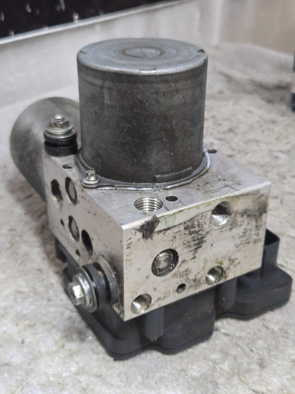Genuine OEM Mopar Control-Anti-Lock Brake ABS Pump 68203240AC P68287981AA USED