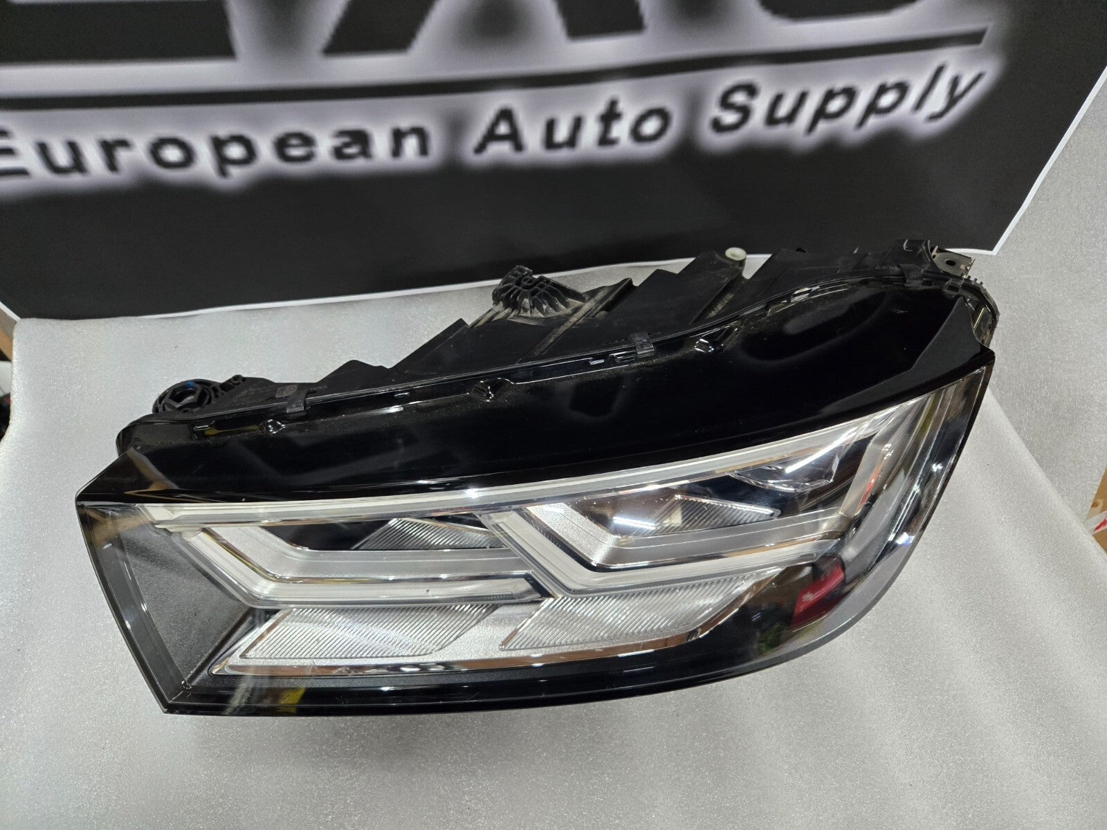 2018 2019 2020 Audi Q5 SQ5 LED Headlight Left Driver Side LH OEM 80A941033E