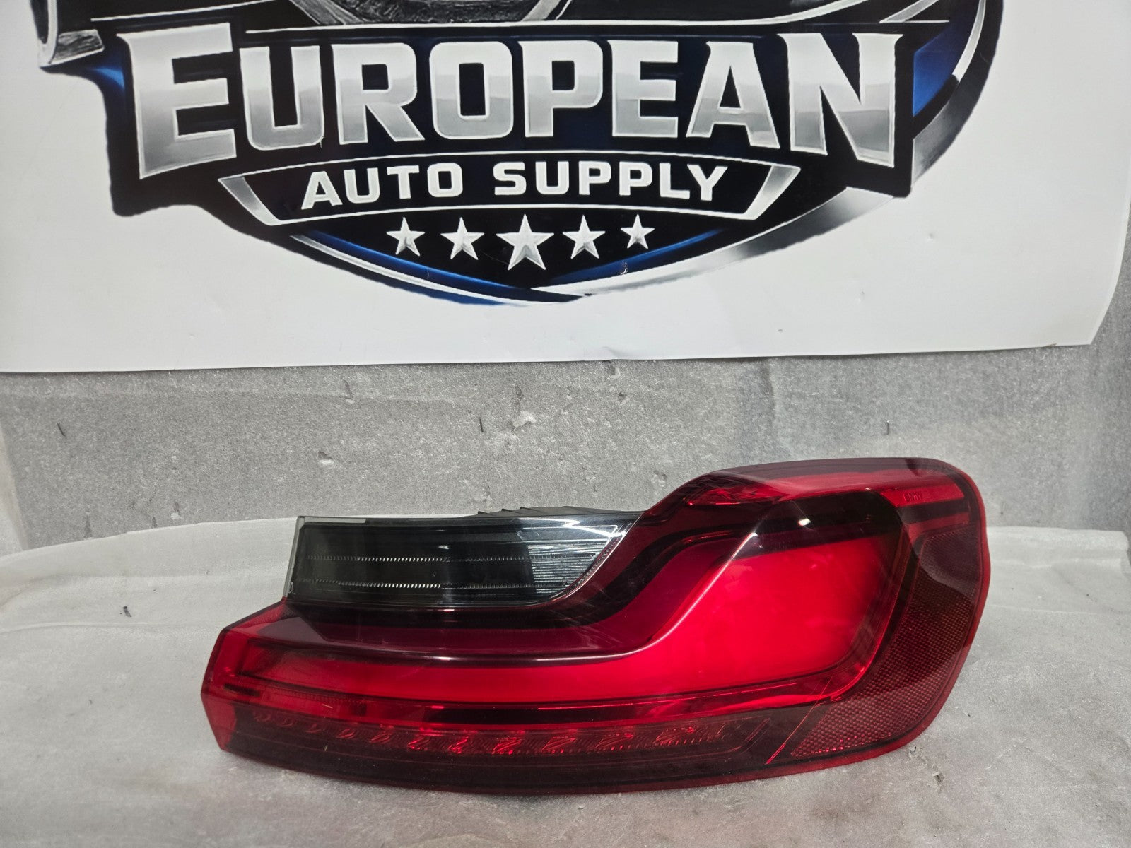 2019-2023 BMW X4 G02 REAR RH RIGHT PASSENGER OUTER QUARTER TAIL LIGHT LAMP OEM
