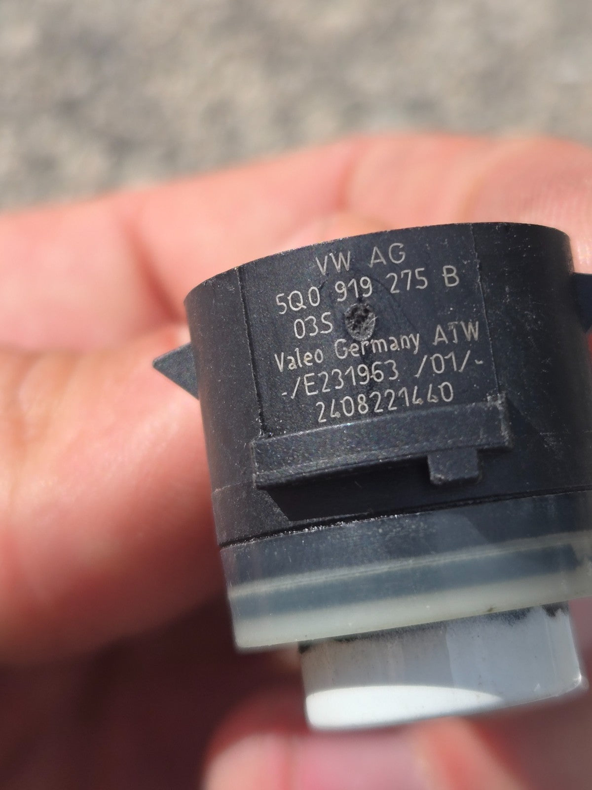 AUDI VW VOLKSWAGEN PARK SENSOR VALEO 5Q0919275B USED OEM WHITE