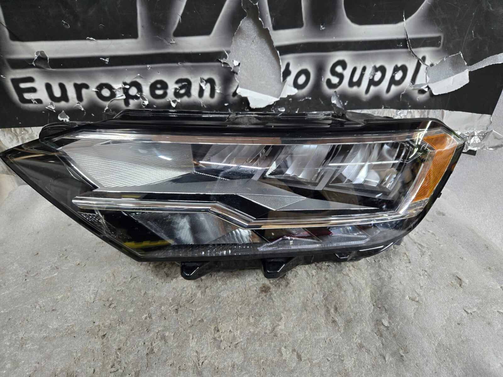 2019 2020 2021 2022 Volkswagen Jetta Left Drivers LED Headlight OEM 17A941035E