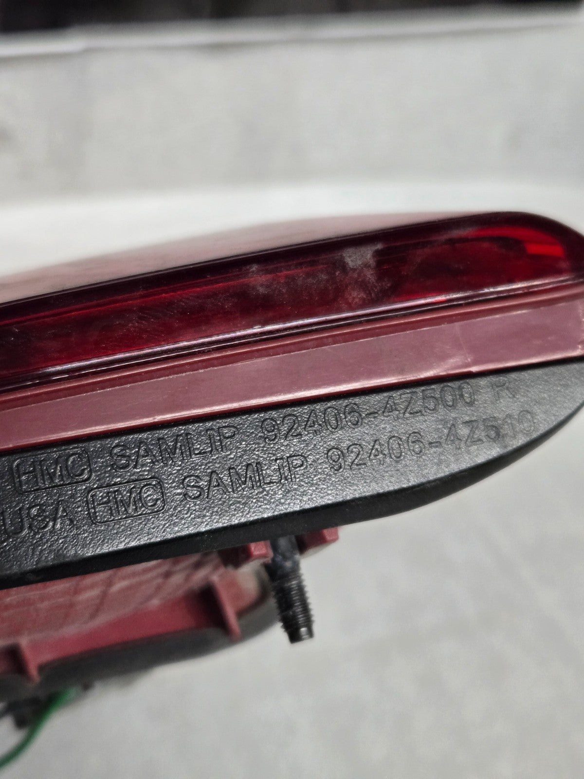 2017-2018 Hyundai Santa Fe Right RH Passenger Side Inner Halogen Tail Light OEM
