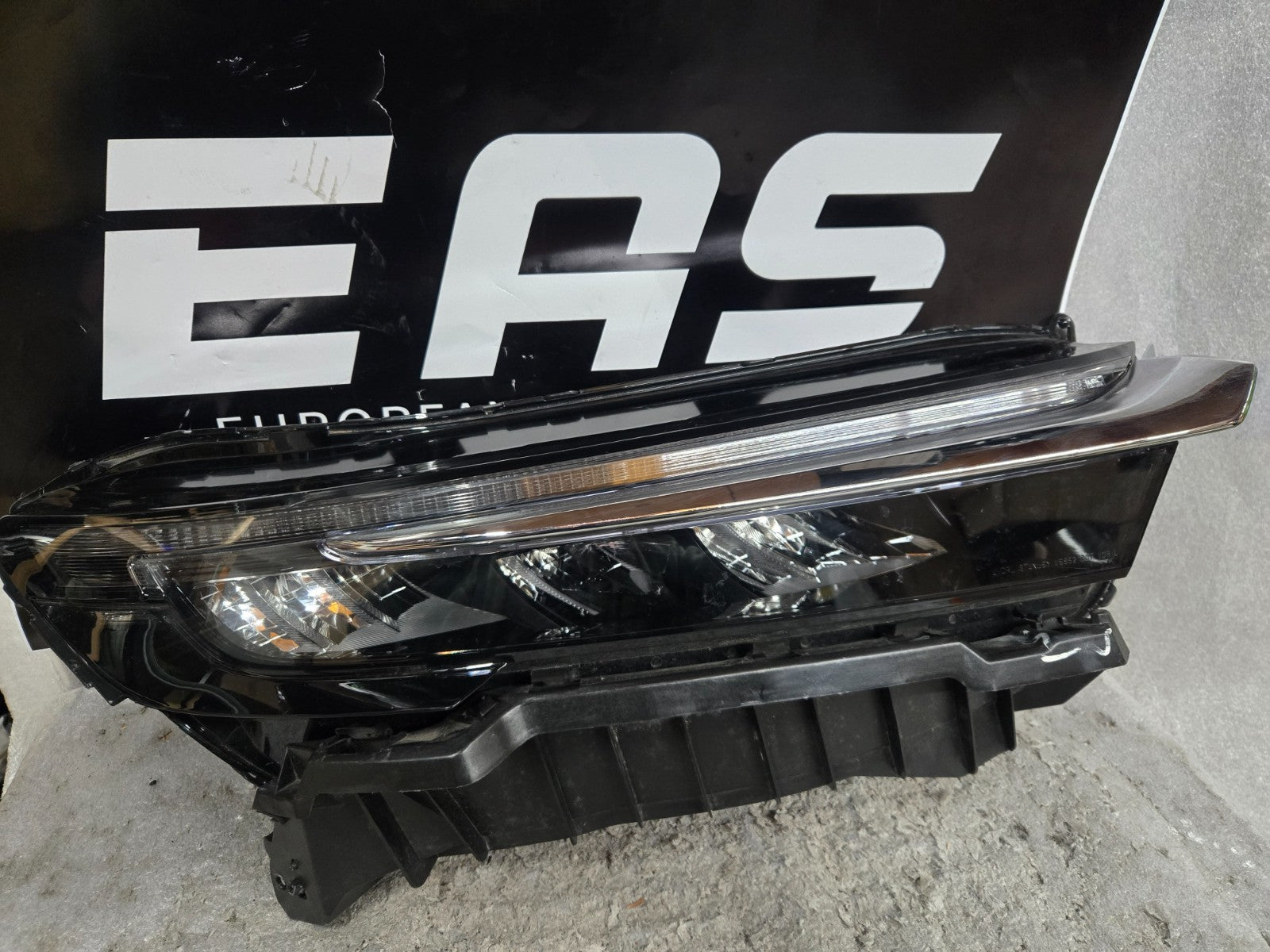 2023-2025 Honda CRV Headlight Right RH Passenger Side LED Headlight OEM *Chrome