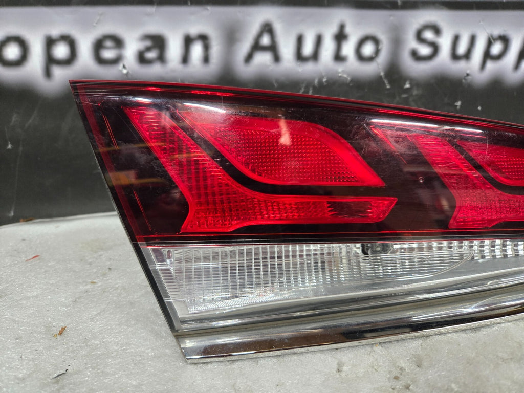 2018 - 2019 Hyundai Sonata Halogen Inner Tail Light Left Driver 92403-C2 OEM