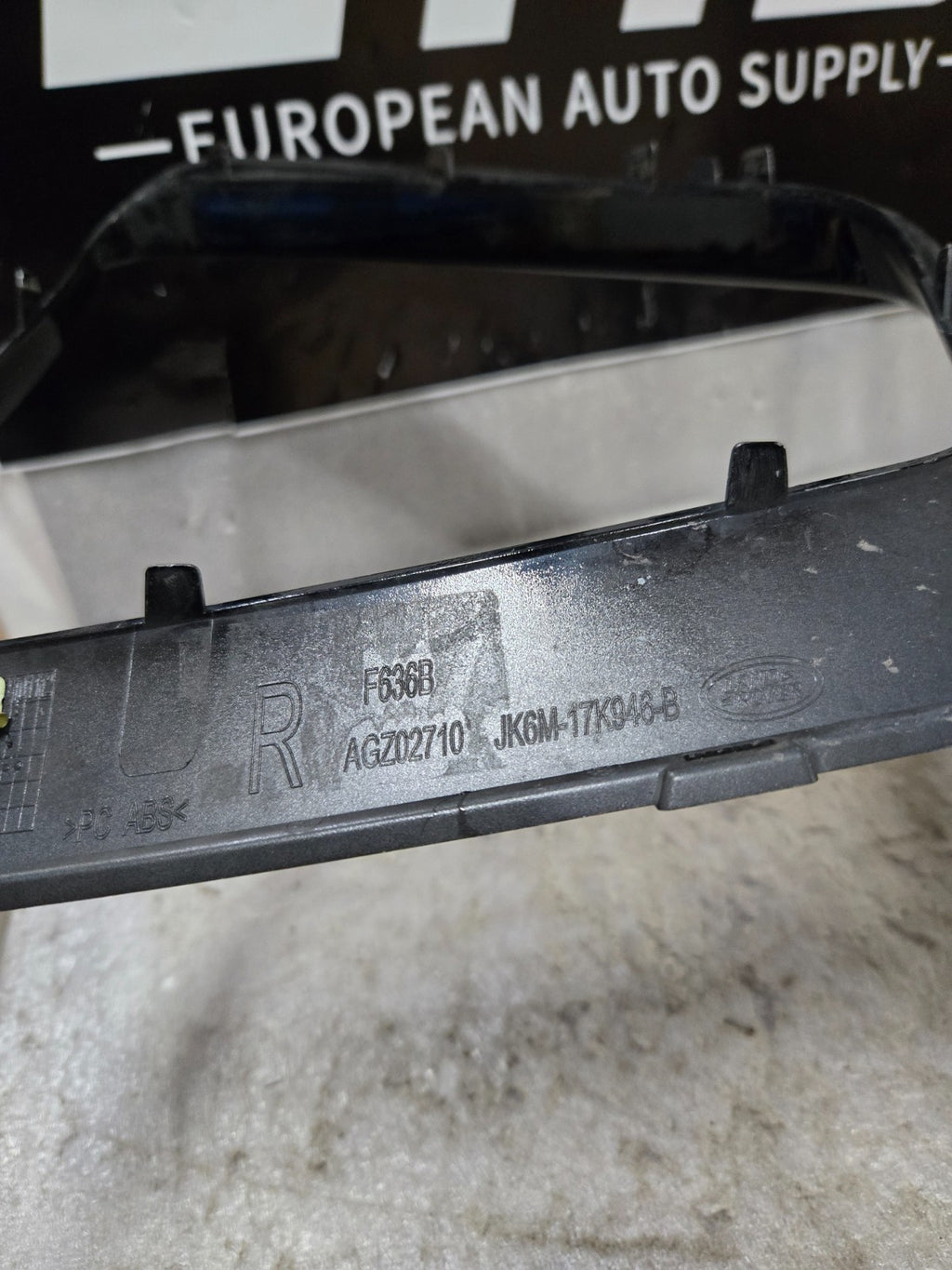 2018 2019 2020 2021 RANGE ROVER SPORT SVR GRILLE TRIM RIGHT RH JK6M-17K946-B OEM