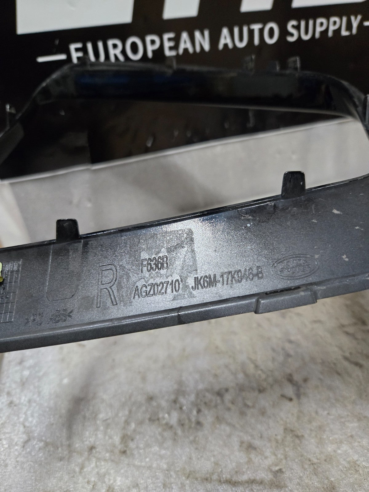 2018 2019 2020 2021 RANGE ROVER SPORT SVR GRILLE TRIM RIGHT RH JK6M-17K946-B OEM