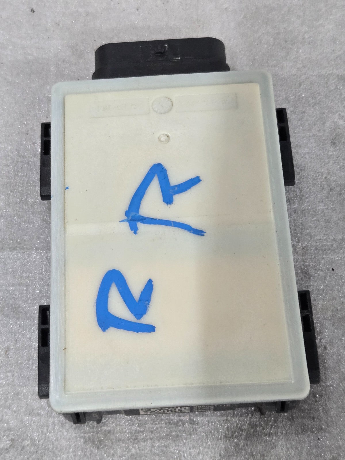 2019 - 2023 BMW X5 G05 REAR LEFT BLIND SPOT ALERT RADAR UNIT 66325A340C0 OEM