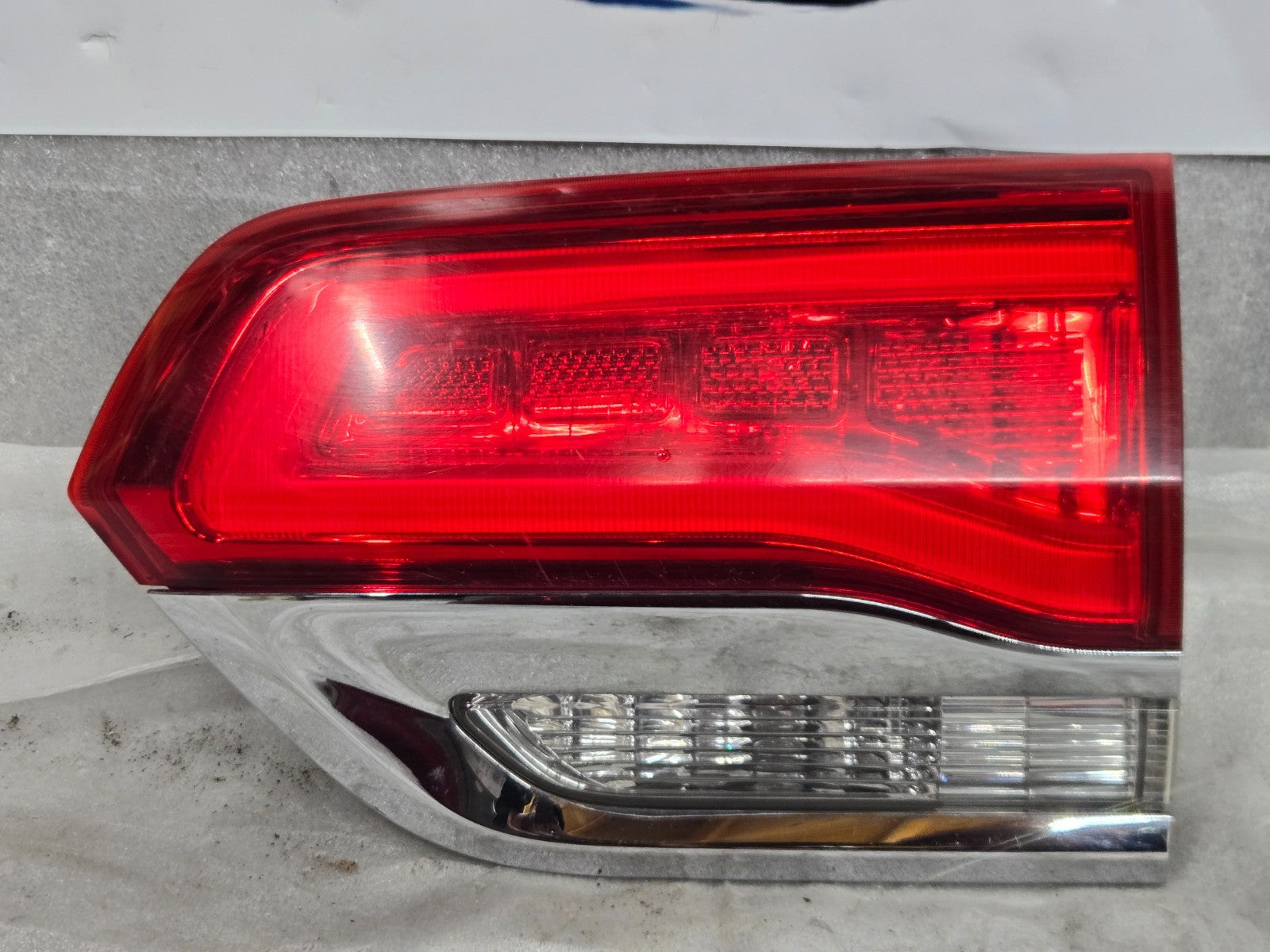 2014-2021 Jeep Grand Cherokee Right RH Rear LED Tail Light P68110046AC OEM