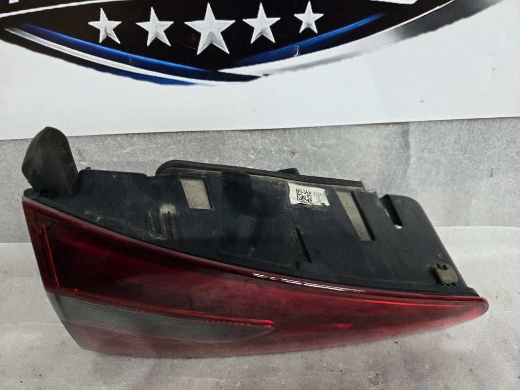 2018-2023 ALFA ROMEO STELVIO LEFT DRIVER TAILGATE TAILLIGHT LIGHT LAMP *CRACK