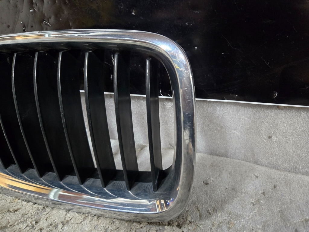 2012 - 2015 BMW 3 Series Front Kidney Grille Left + Right Side 5113-7255411 OEM