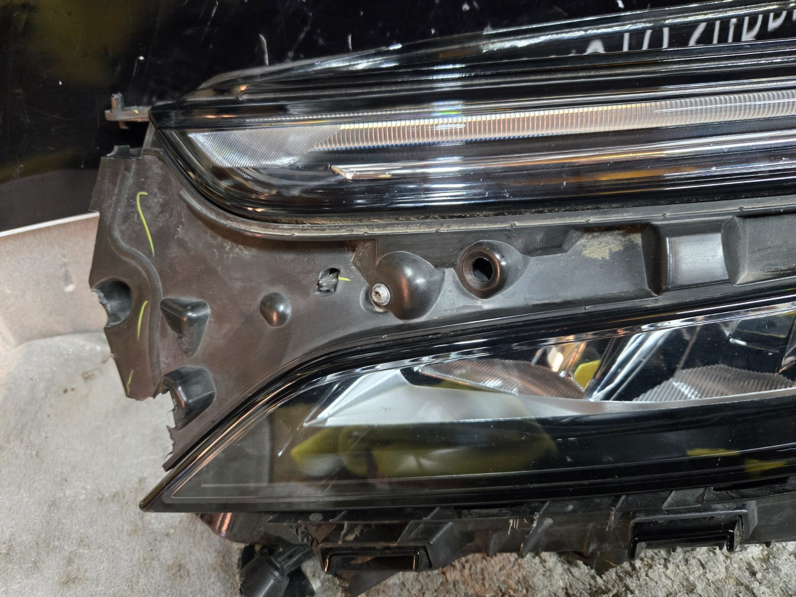 2022-2024 CHEVROLET EQUINOX LED HEADLIGHT OEM LH DRIVER SIDE REFLECTOR 85538064