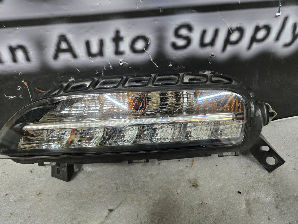 2010 - 2013 PORSCHE PANAMERA FRONT LEFT DRIVER SIDE FOG LIGHT LAMP OEM 970631081