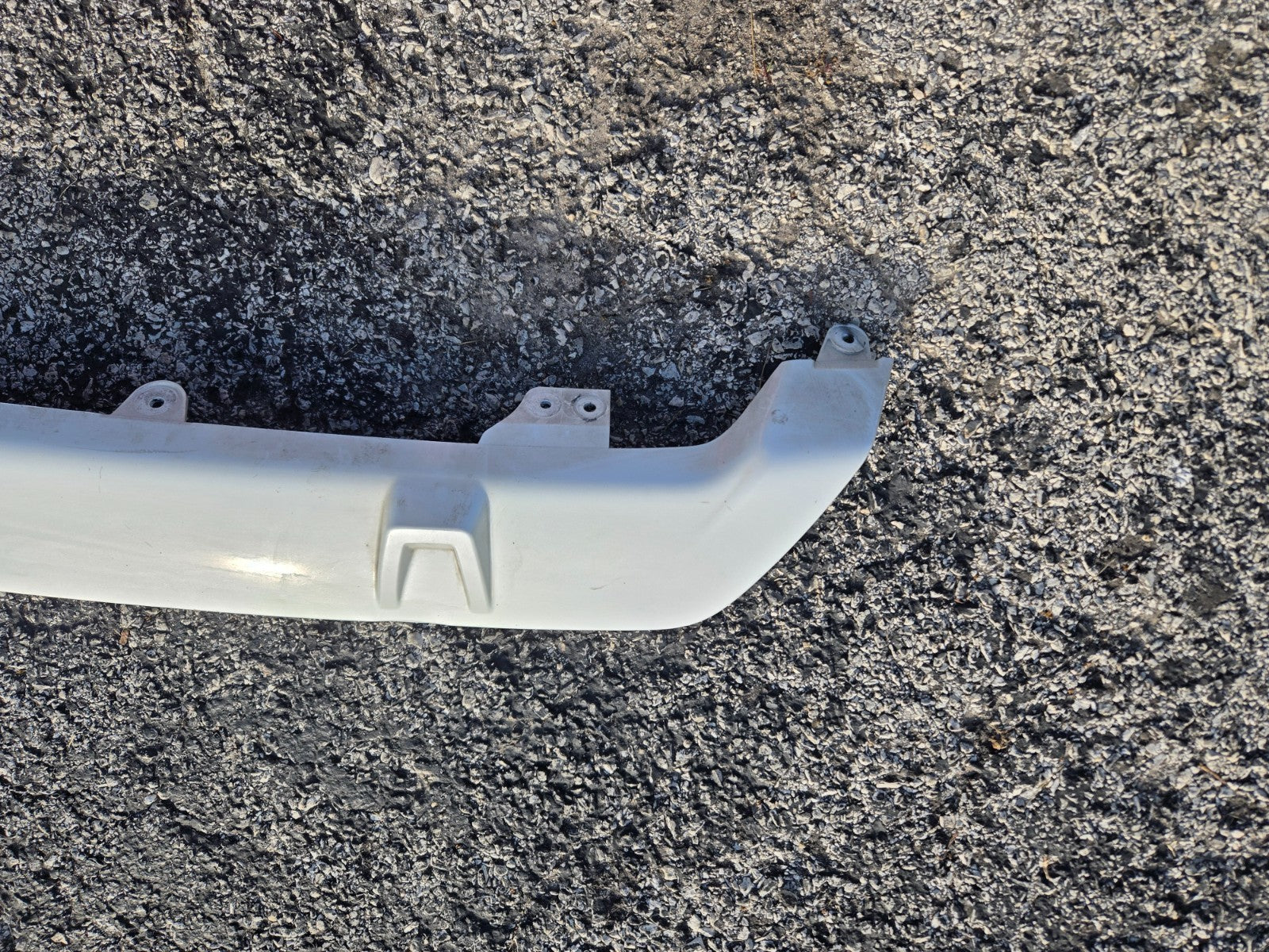 2019-2023 BMW X5 G05 M REAR BUMPER DIFFUSER LOWER VALANCE WHITE OEM 849222
