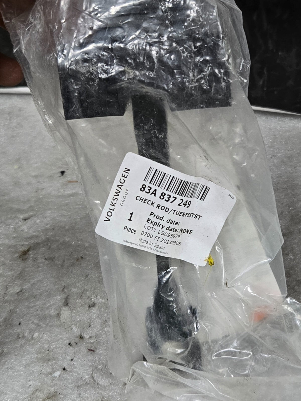 2019-2024 NEW AUDI Q3 F3 FRONT DOOR CHECK STRAP 83A837249 ORIGINAL OEM