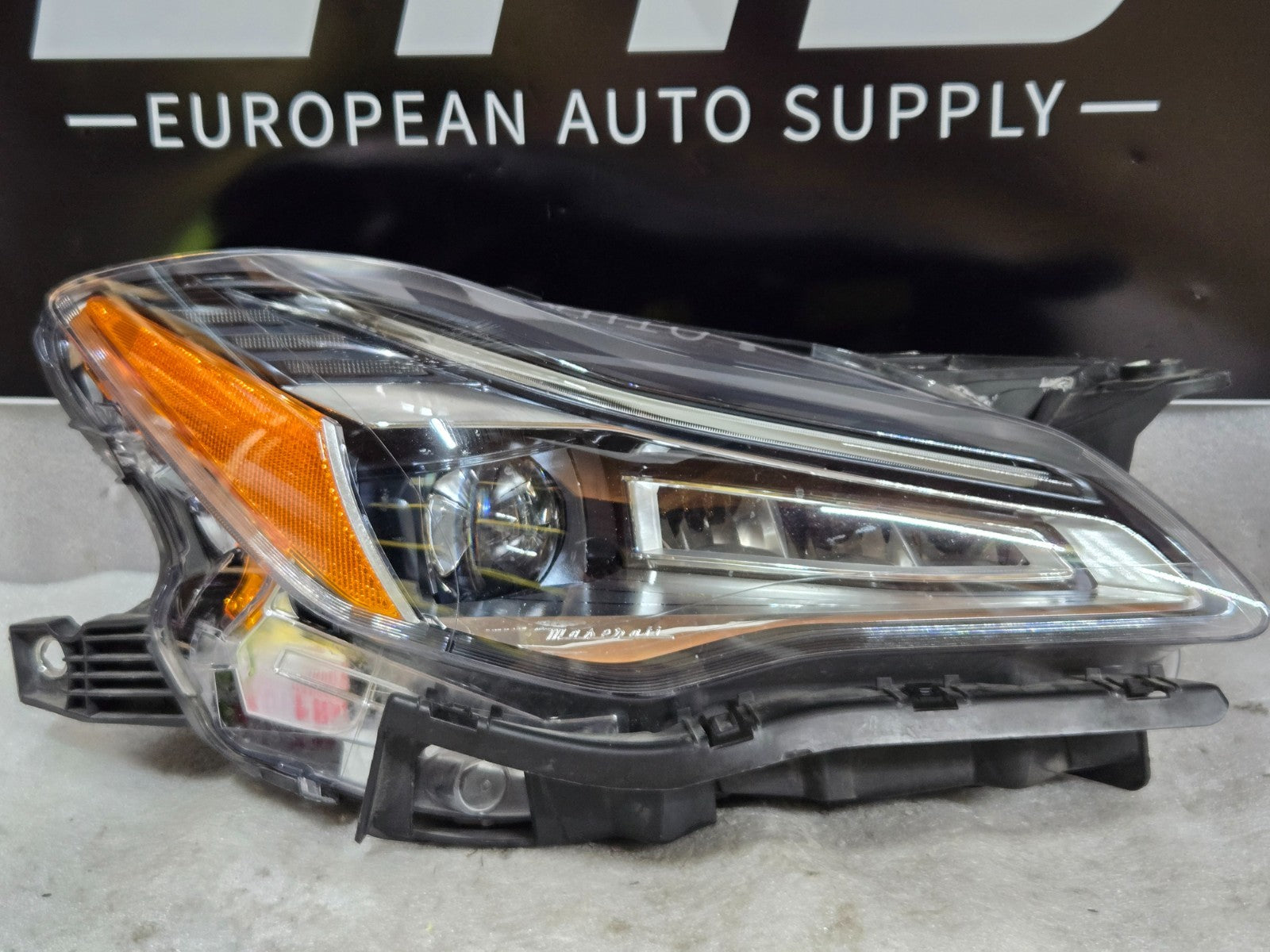2018-2021 MASERATI QUATTROPORTE M156 RIGHT HEADLIGHT LED OEM 670100620 COMPLETE