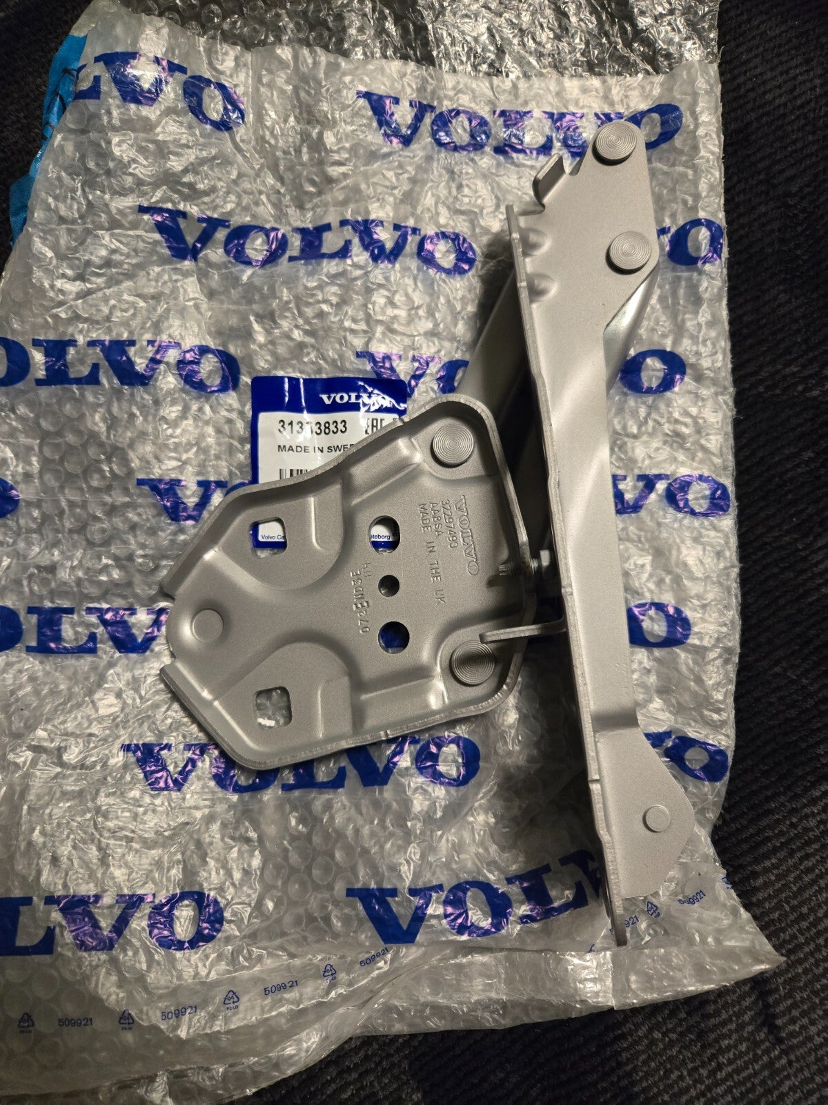 2019 - 2025 VOLVO XC40 FRONT RIGHT SIDE HOOD BONNET HINGE OEM 32297490 SILVER