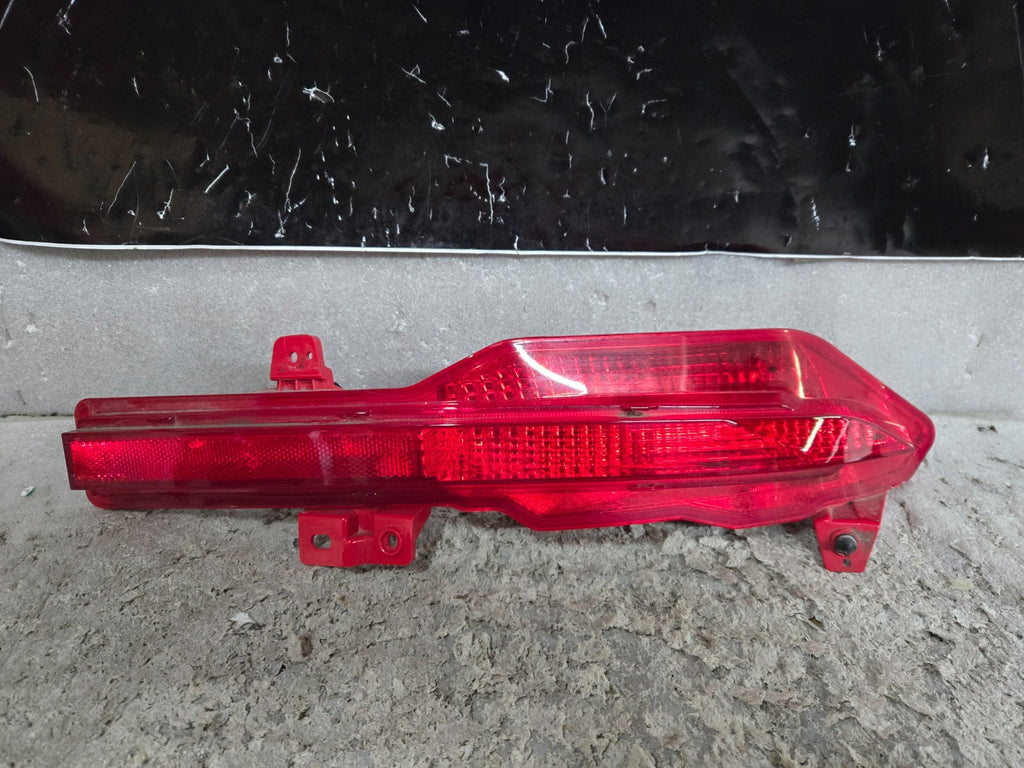 2021 - 2023 HYUNDAI SANTA FE REAR BUMPER RIGHT SIDE REFLECTOR LIGHT LAMP OEM