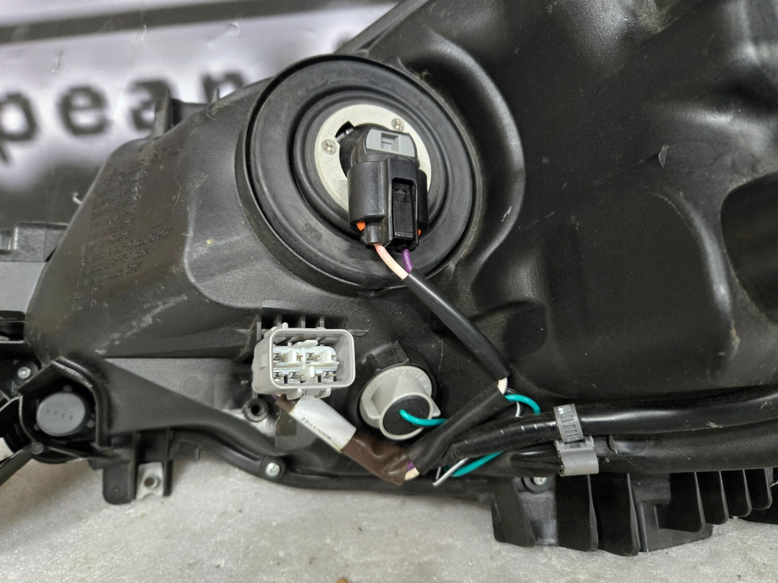 2015 2016 2017 Subaru Outback Legacy Halogen w/LED Right Headlight Lamp OEM