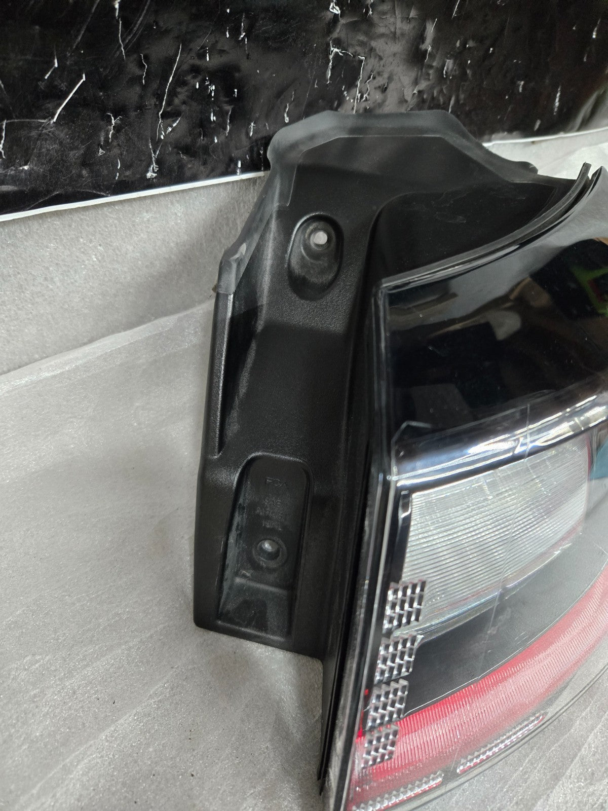 2019-2023 JEEP CHEROKEE REAR RIGHT RH QUARTER PANEL TAIL LIGHT LED OEM