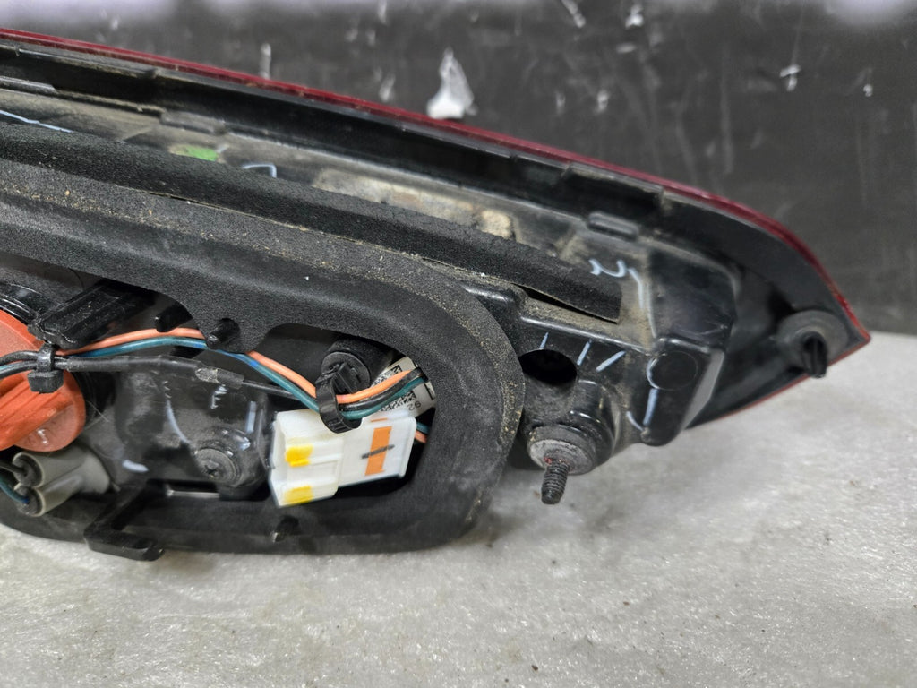 2017 2018 Kia Forte Halogen Tail Light Inner Right RH Passenger OEM 92404-B0