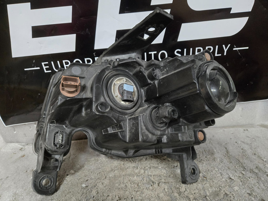 2016-2021 Jeep Grand Cherokee Base Halogen Right Side Headlight OEM 68289234-AE
