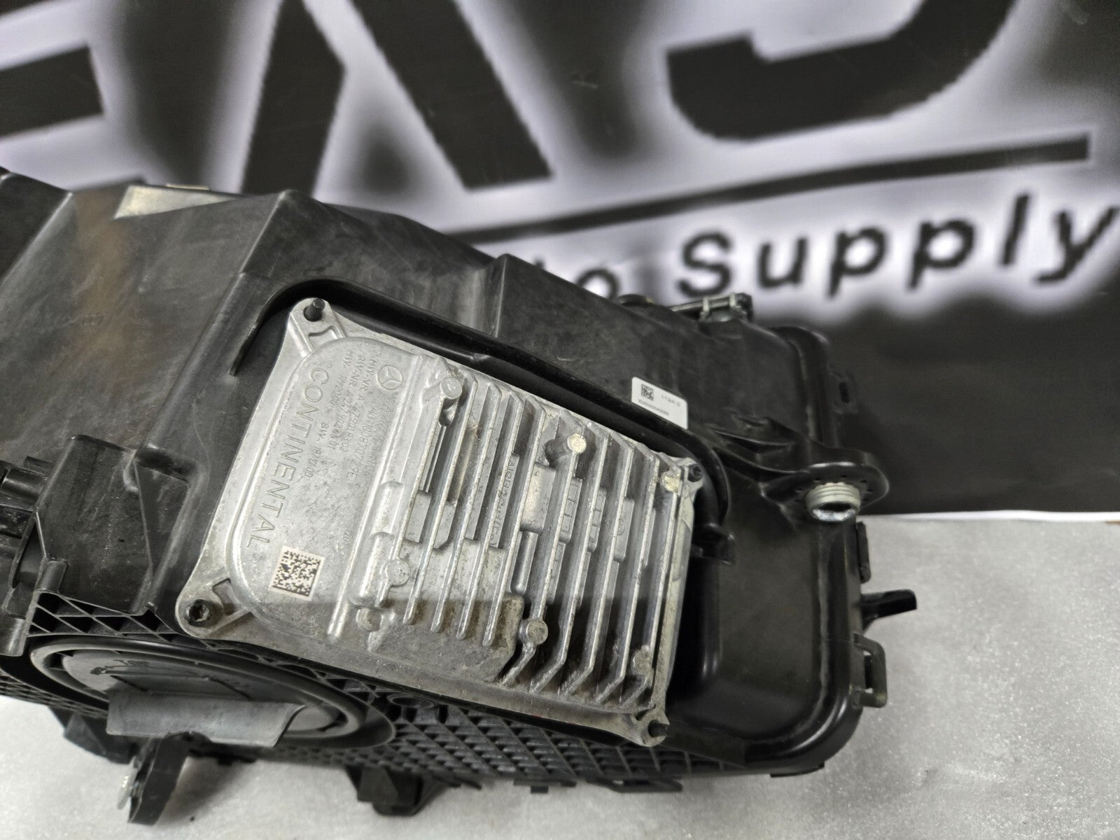 20-21 Mercedes Benz X253 GLC300 LH Driver LED Headlight A2539067301 OEM COMPLETE