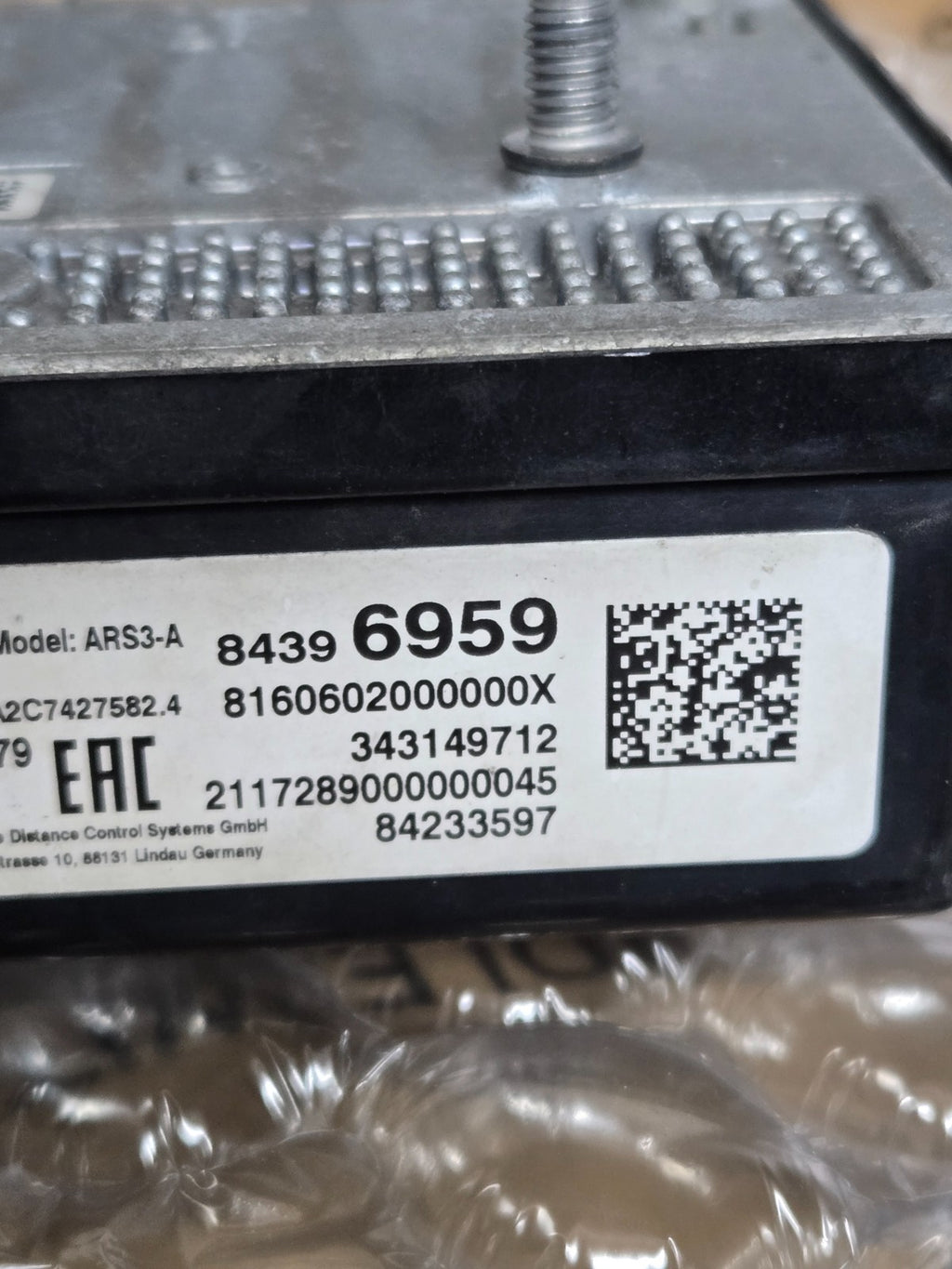 2017-2019 CADILLAC ESCALADE FORWARD RANGE RADAR SENSOR MODULE OEM 84396959