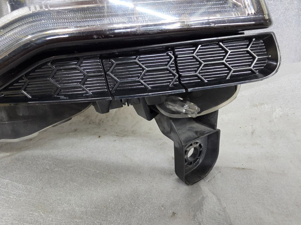 2014-2015 Jeep Grand Cherokee Passenger Xenon Headlight Non-AFS OEM 68111000AC