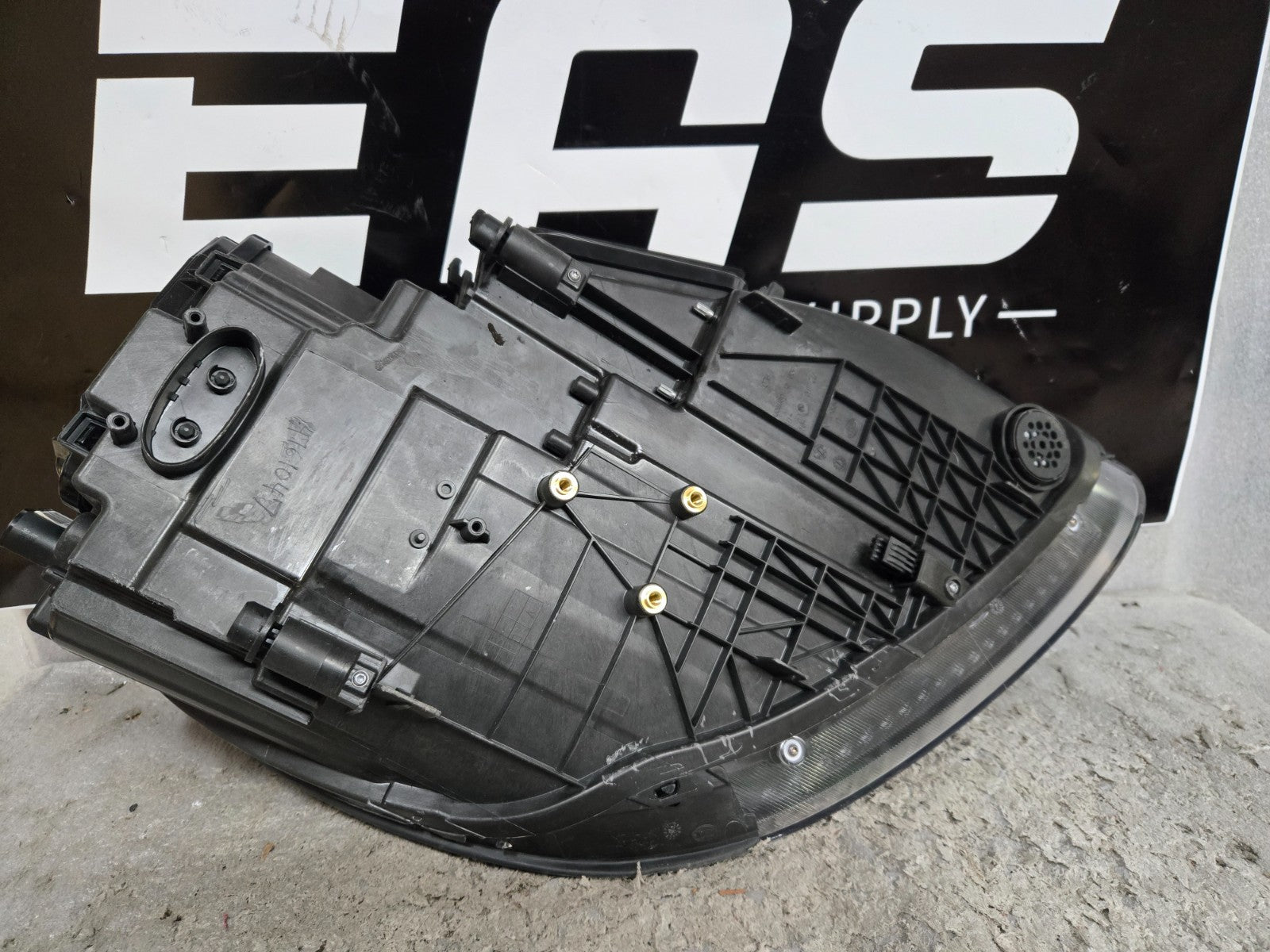 2011-2014 Porsche Cayenne Left LH Driver Side Headlight Halogen OEM 7P5941029CE