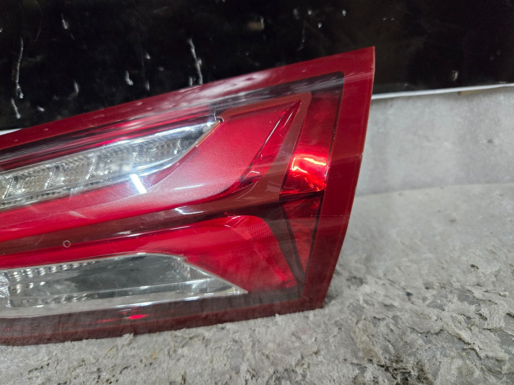 2019-2024 CHEVROLET MALIBU RIGHT PASSENGER INNER Taillight LED OEM 84595945