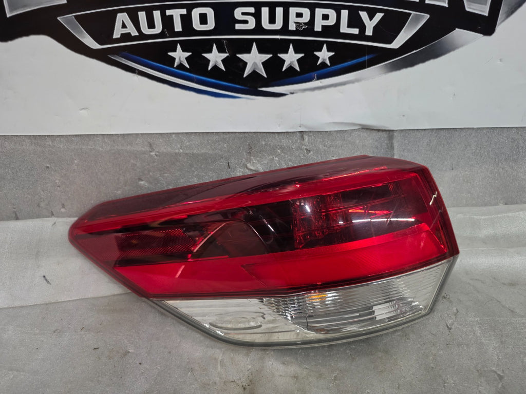 2017 2018 2019 TOYOTA HIGHLANDER TAIL LIGHT LEFT LH DRIVER SIDE OEM