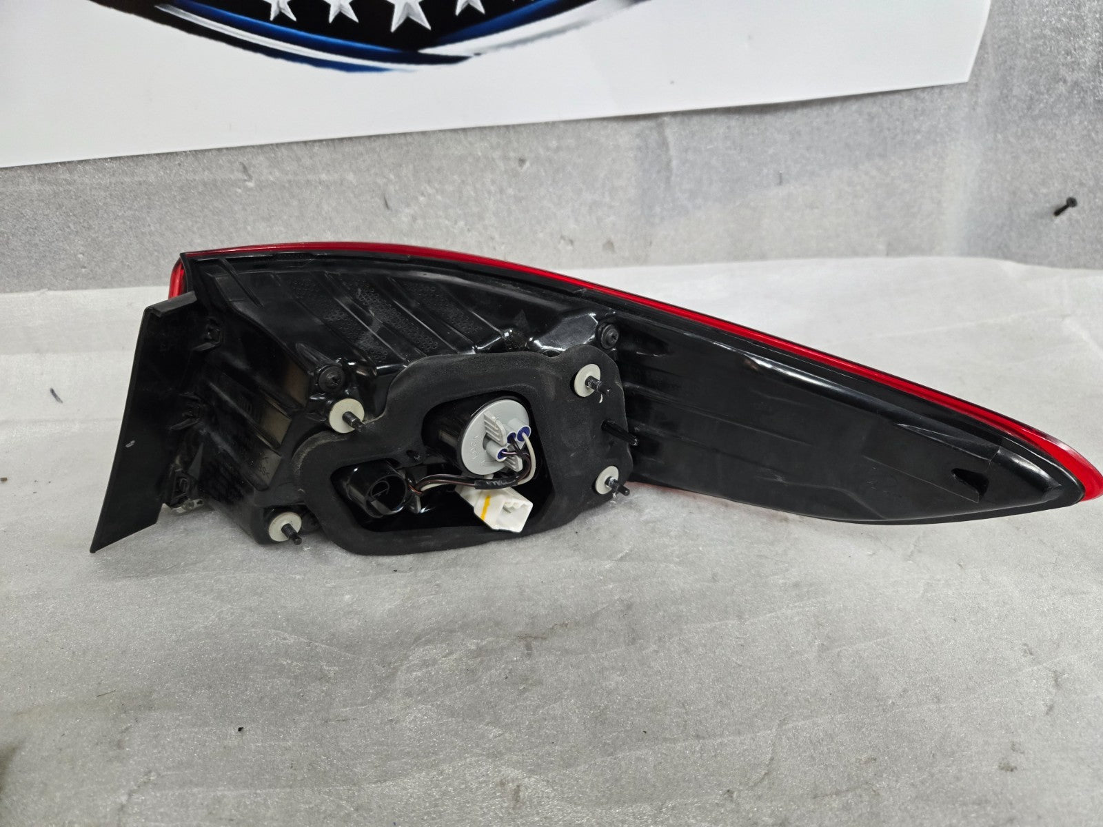 2018 2019 Hyundai Sonata Drivers Left Side Rear Tail Light Lamp OEM 92401-C2