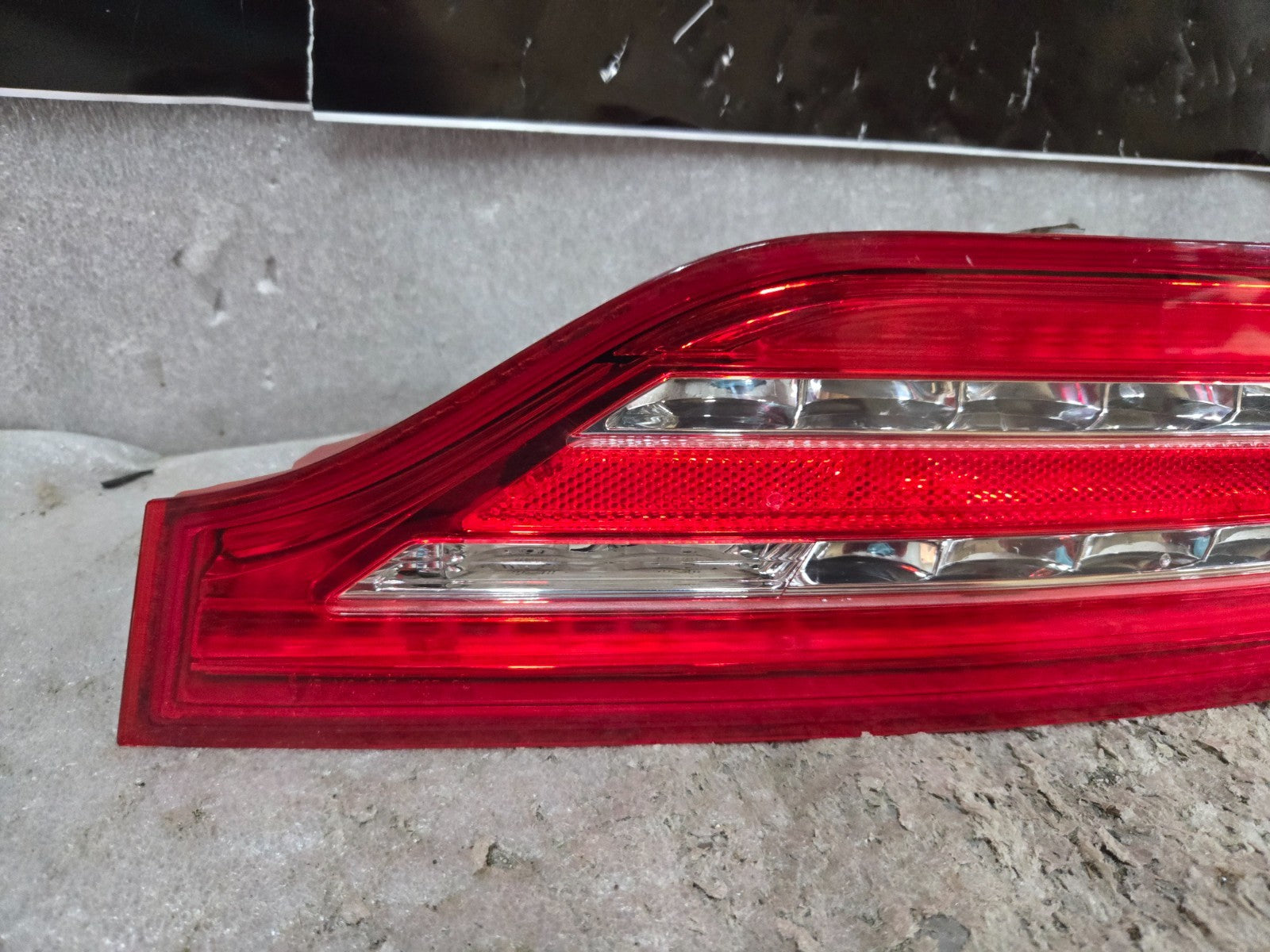 2018-2020 LINCOLN MKC REAR RIGHT TAILGATE TAILLIGHT TAIL LIGHT LAMP OEM 80570CA