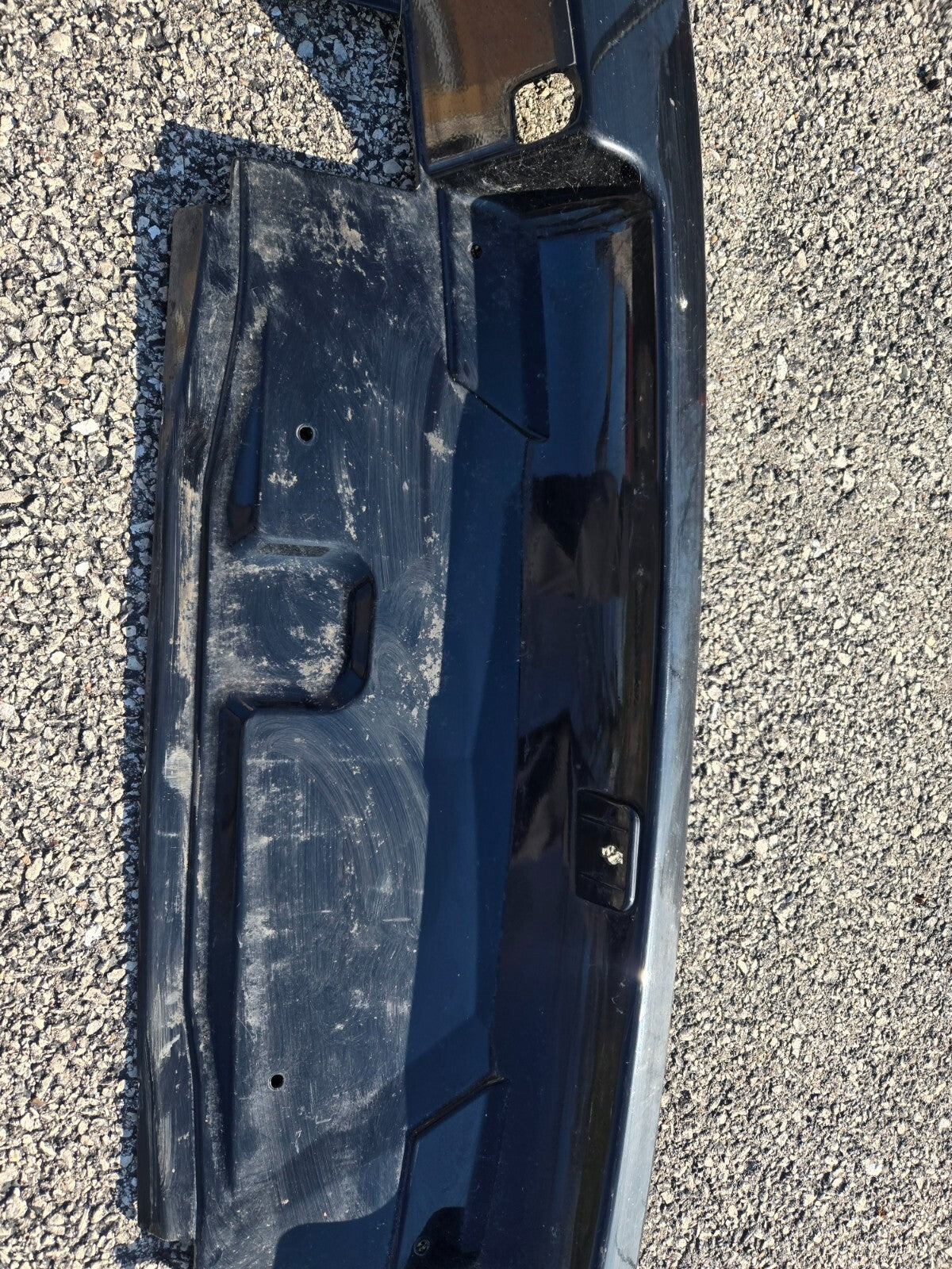 15-20 CHEVROLET SUBURBAN TAILGATE LIFTGATE ROOF SPOILER LOWER COVER OEM 22892618