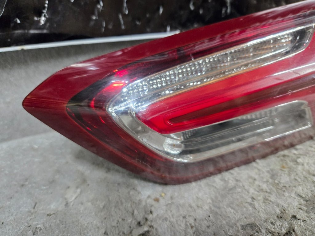 2019-2024 CHEVROLET MALIBU RIGHT PASSENGER INNER Taillight LED OEM 84595945
