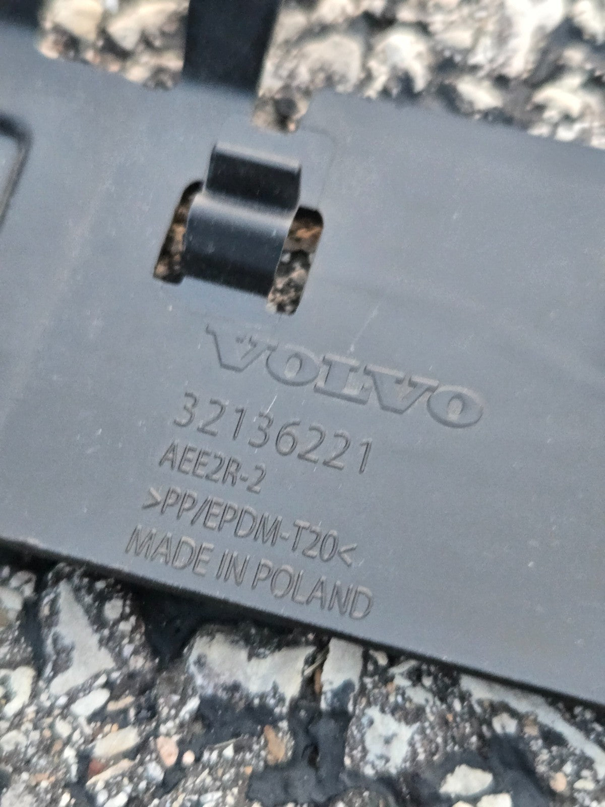 Volvo XC60 MK2 Rear Bumper Bracket 32136221 Genuine Part NEW OEM