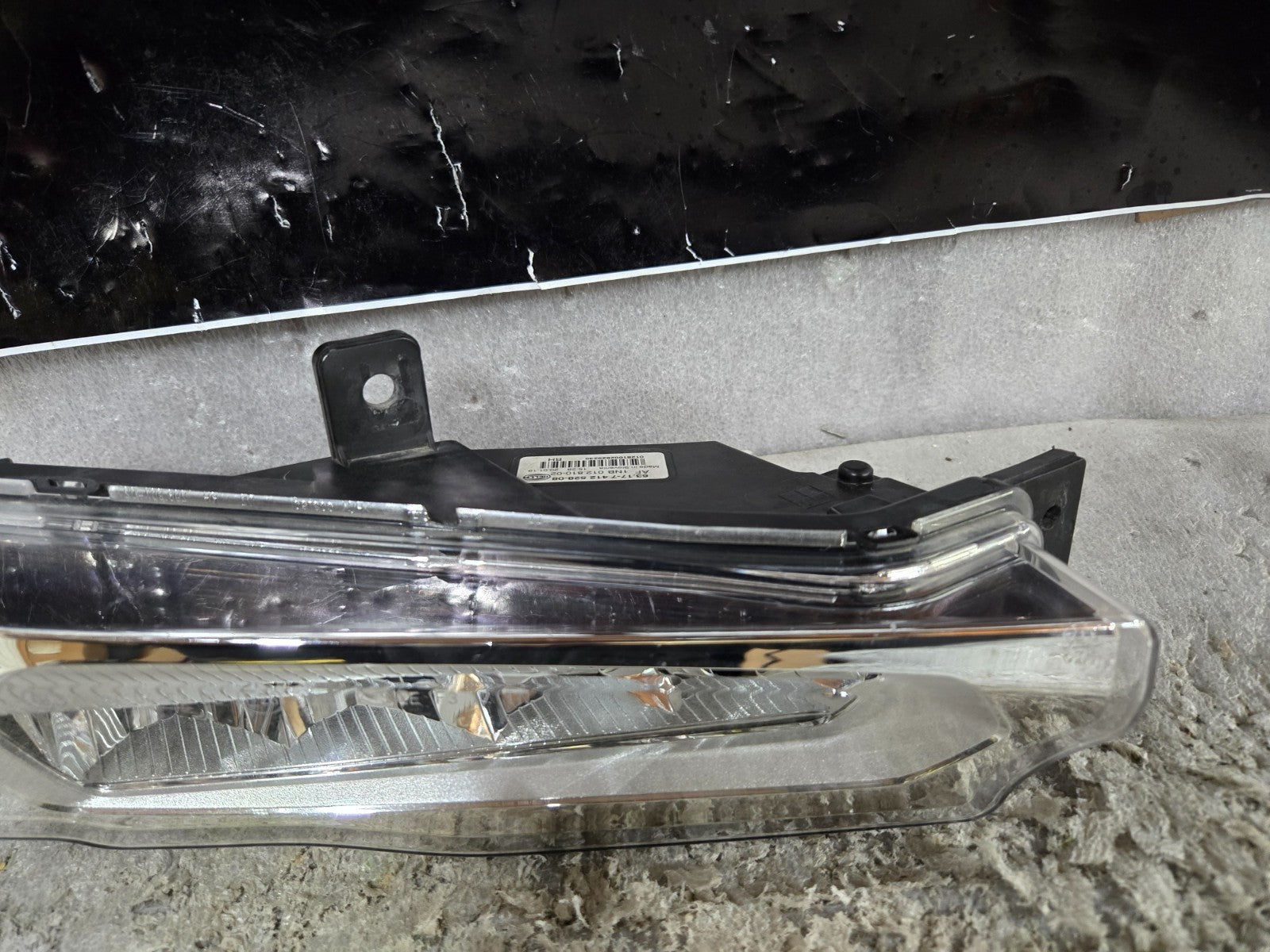 2018 - 2019 BMW X3 G01 FRONT RIGHT RH PASSENGER LED FOG LIGHT LAMP OEM 7412528