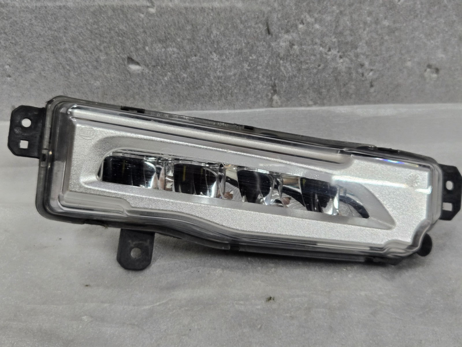 2019-2023 BMW G05 G06 G07 X5 X6 X7 Front Right RH LED Fog Light 63177406366 OEM