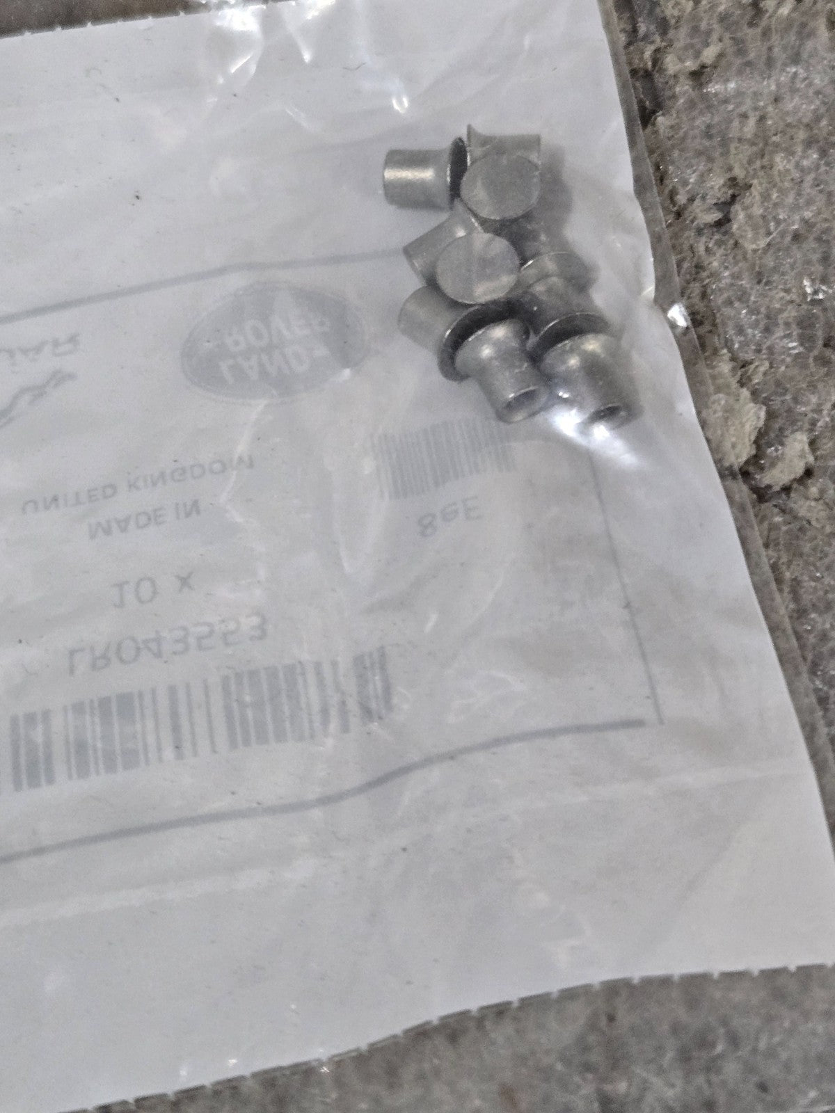 Rivet - Land-Rover (LR043553) - Land Rover OEM 10 PIECE